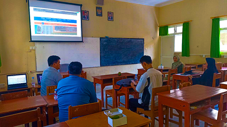 Pengenalan BSP di MA. Wathoniyah Islamiyah Karangduwur Petanahan: Inovasi Manajemen Keuangan Sekolah Berbasis Teknologi