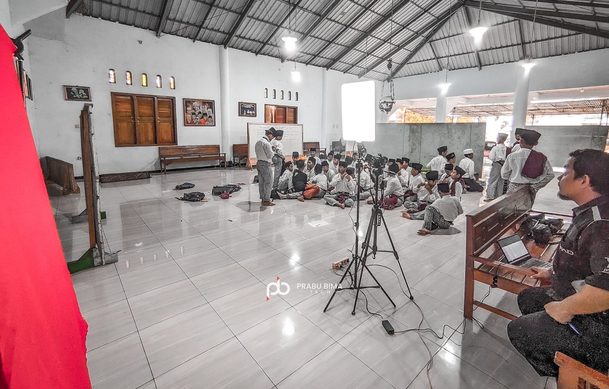 Prabu Bima Tech Mendukung Digitalisasi Pondok Pesantren Al Falah Mangunsari dengan Smartcard untuk Santri